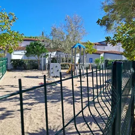 Maisonnette En Résidence Avec Piscine Casa vacanze *